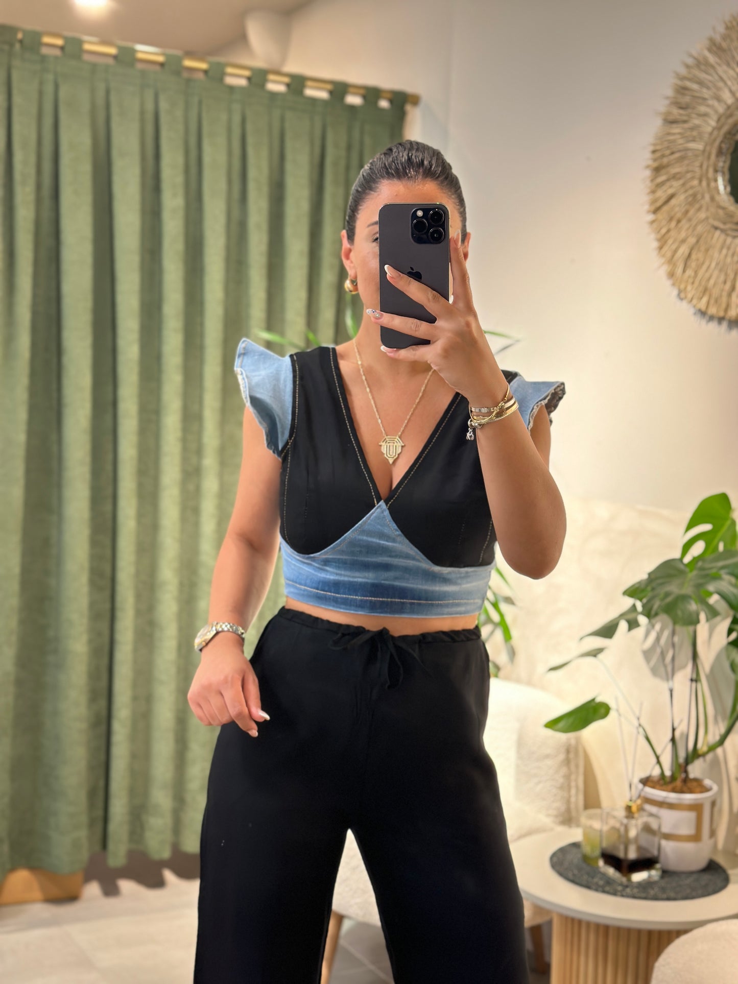 Siyah V Yaka Kol Detaylı Jean Bluz